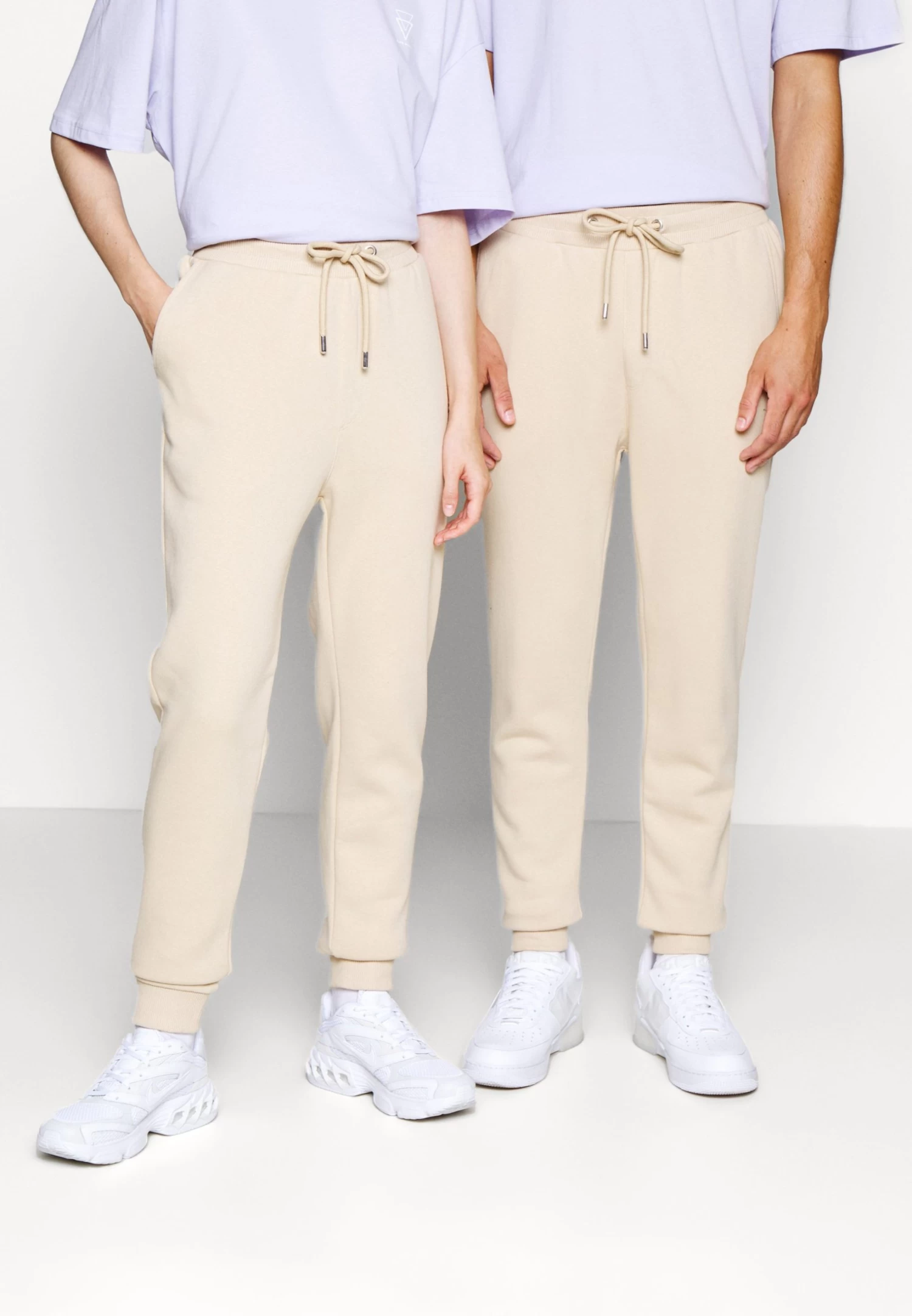 Wincent Weiss X Yourturn Unisex - Trainingsbroek - Tan 1 Wincent Weiss X Yourturn Unisex - Trainingsbroek - Tan