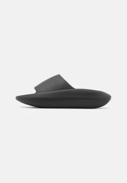 YOURTURN Badslippers - Black